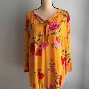 Old Navy blouse with flutter sleeves NWT